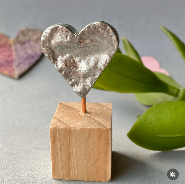 Mini Urns (examples only)