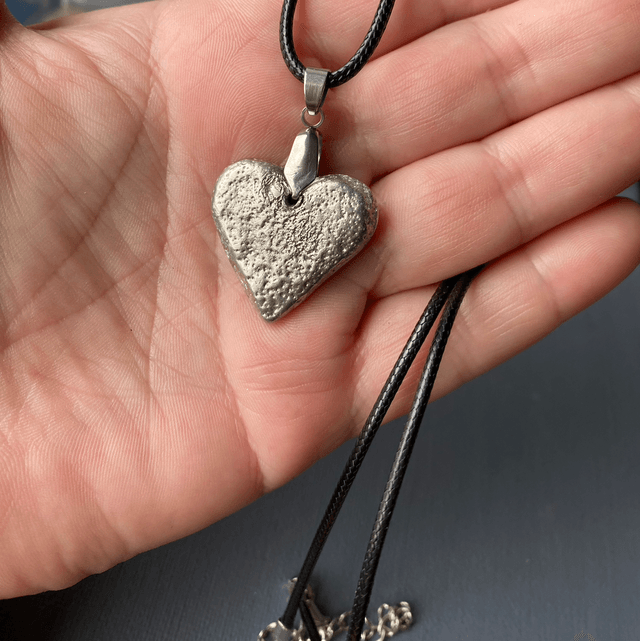 Bamburgh textures heart pendant Bebbanburg  The Last Kingdom