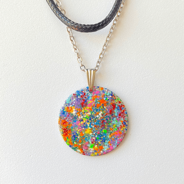 Colourful round pendant necklace