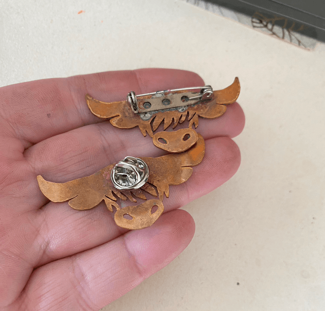 Duncan the Coo brooch / pin