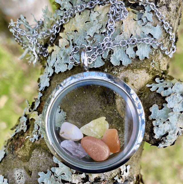 Scottish gemstones pendant