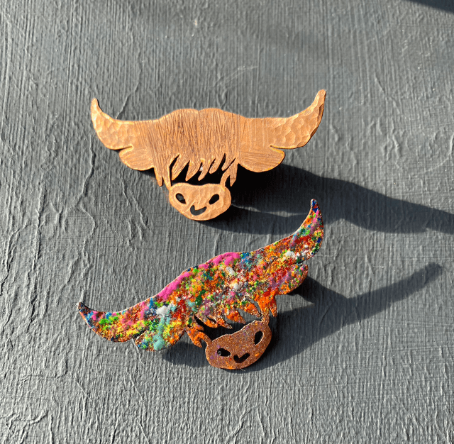 Duncan the Coo brooch / pin